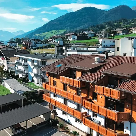 Appartement Zweite Heimat With Garden & Underground Parking Space - An Alpenluxus Appartement, Zillertal