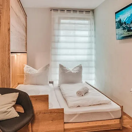 Appartement Zweite Heimat With Garden & Underground Parking Space - An Alpenluxus Appartement, Zillertal