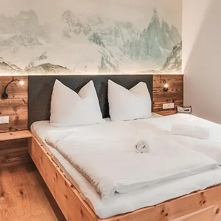 Appartement Zweite Heimat With Garden & Underground Parking Space - An Alpenluxus Appartement, Zillertal
