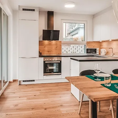 Zweite Heimat With Garden & Underground Parking Space - An Alpenluxus Appartement, Zillertal Appartement